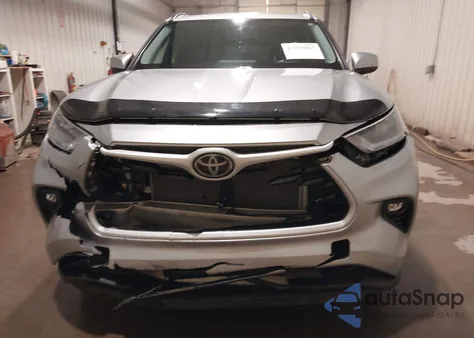 2021 Toyota Highlander Xle z USA, uszkodzony, nr VIN 5TDGZRBH5MS549871